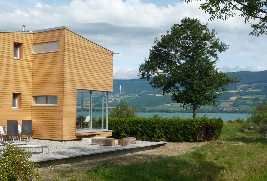 Panorama See - filigrane Schiebefenster - Strandhaus am Neuenburgersee, CH